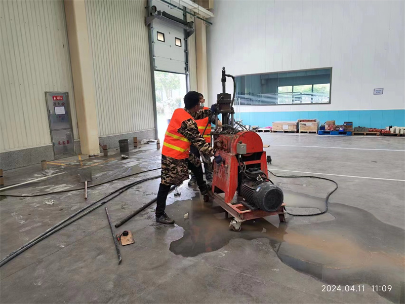 石拐厂房地面下沉塌陷注浆加固施工